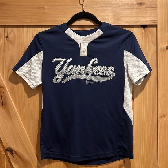 New York Yankees jersey youth medium by majestic brand excellent condition - Picture 2 of 9
